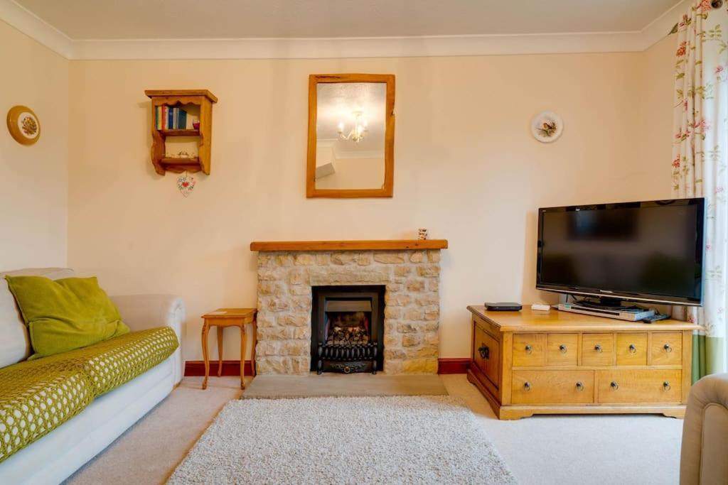 Barley Cottage Whittington  Eksteriør billede
