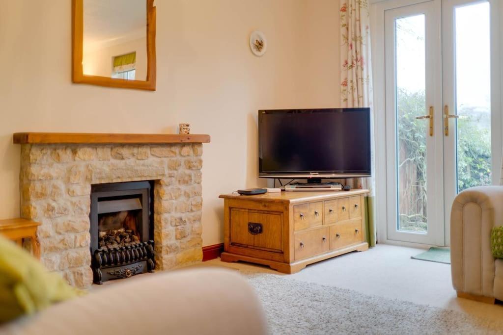 Barley Cottage Whittington  Eksteriør billede