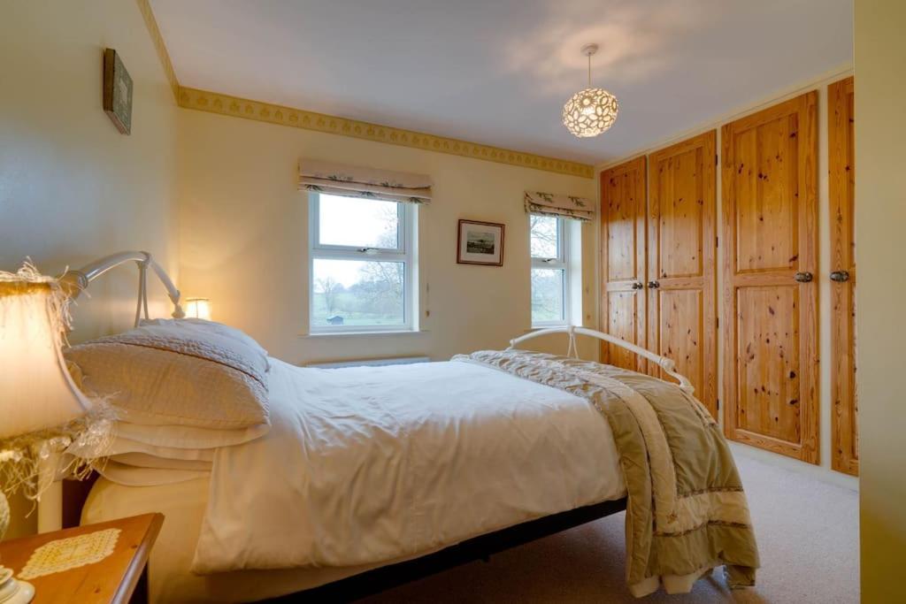 Barley Cottage Whittington  Eksteriør billede