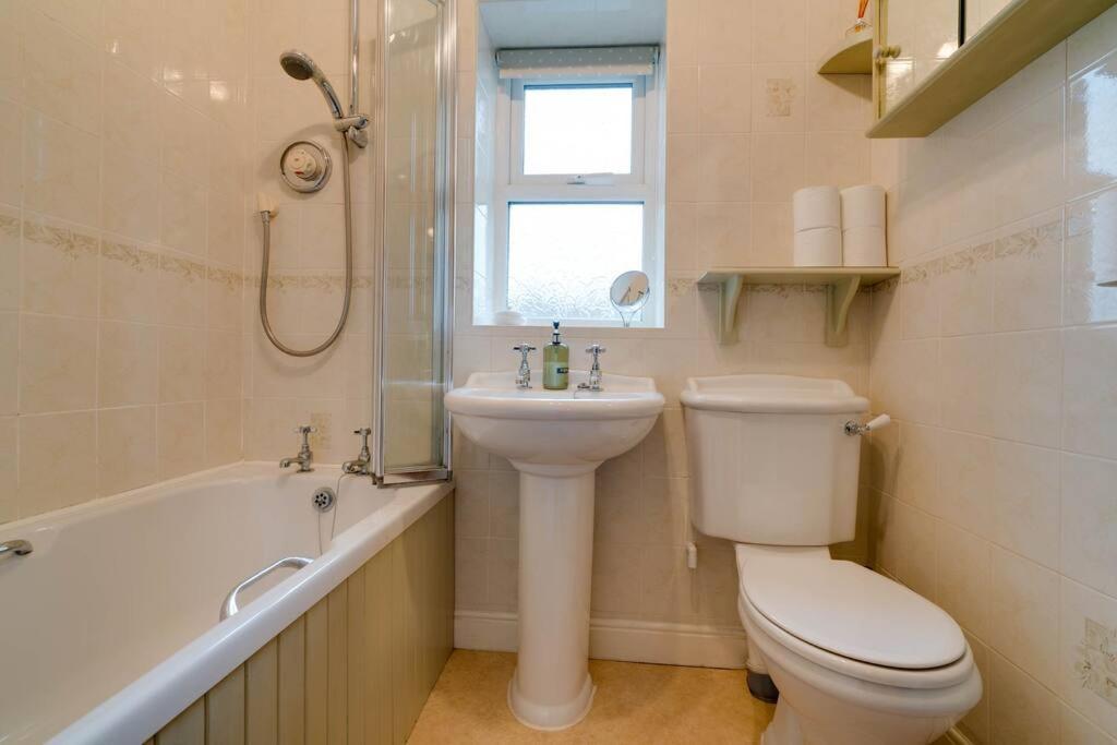 Barley Cottage Whittington  Eksteriør billede